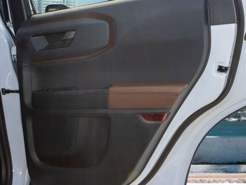 Used 2021 Ford Bronco Sport Outer Banks w/ Outer Banks Package (96D) image 13