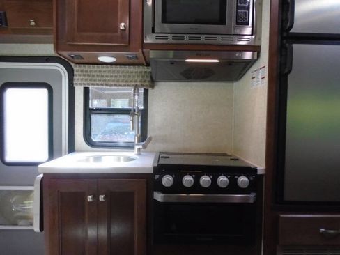 Used 2019 Chevrolet Express 4500 w/ RV Package image 31