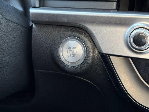 Used 2024 Kia Telluride EX w/ EX Captain's Chair Package image 41