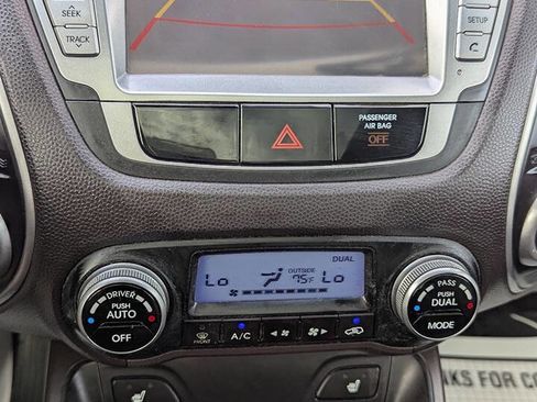 Used 2011 Hyundai Tucson Limited w/ Premium Pkg 3 image 10