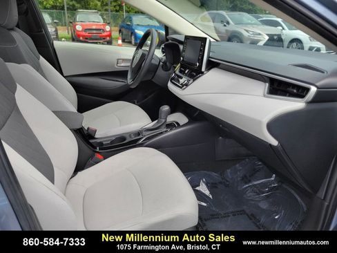 Used 2021 Toyota Corolla LE w/ LE Convenience Package image 11