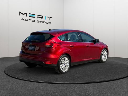 Used 2017 Ford Focus Titanium image 9