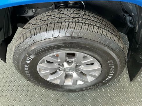 Used 2018 Toyota Tacoma SR5 w/ SR5 Appearance Package (SM) AWD/4WD image 43