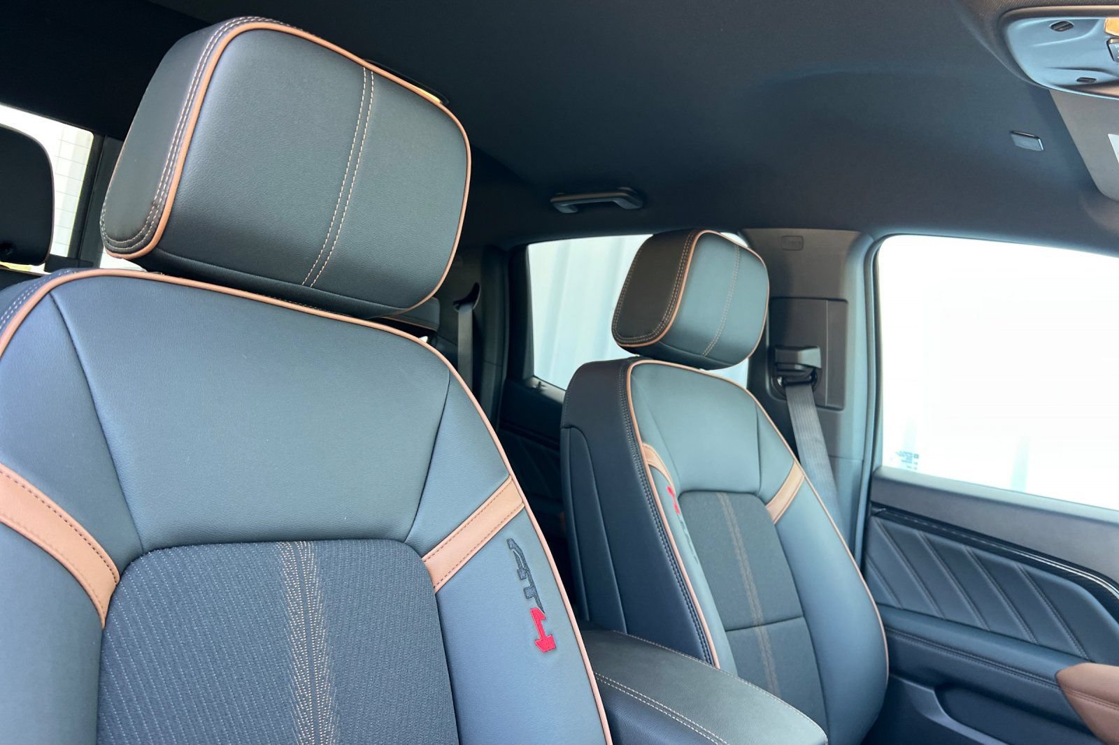 New 2026 GMC Canyon AT4 AWD/4WD image 13