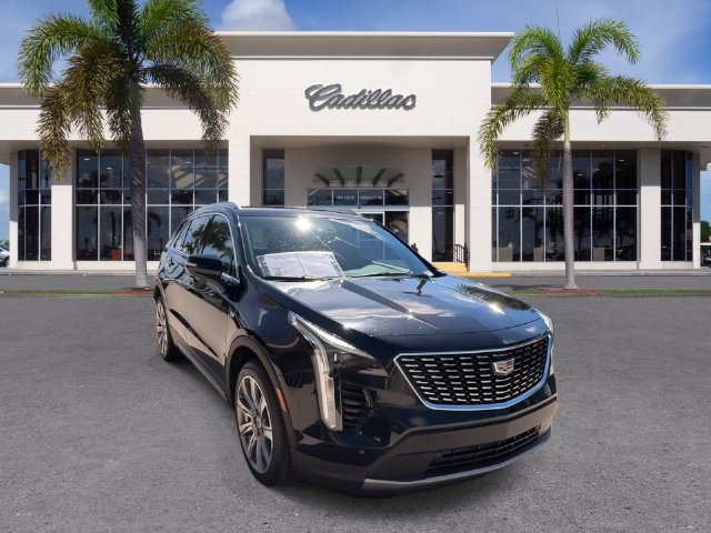 Certified 2023 Cadillac XT4 Premium Luxury w/ Driver Assist Package FWD image 3