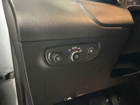 Used 2022 Buick Encore GX Select w/ Sport Touring Package AWD/4WD image 12