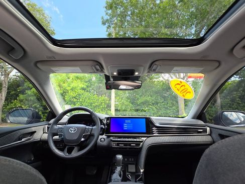 Certified 2025 Toyota Camry XLE FWD image 4