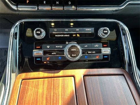 Used 2020 Lincoln Navigator L Reserve w/ Luxury Package image 21