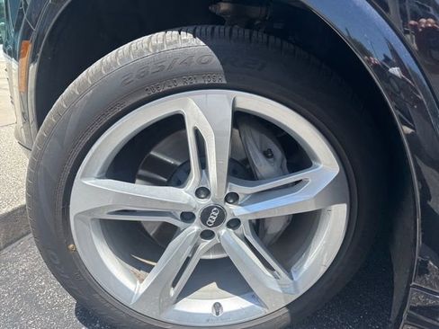 Used 2019 Audi Q7 3.0T Prestige AWD/4WD image 3