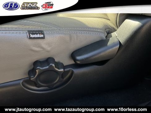 Used 2018 Toyota Tacoma SR5 AWD/4WD image 11