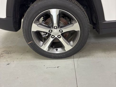 New 2026 Jeep Grand Cherokee Limited image 33