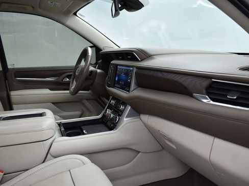 Used 2021 GMC Yukon Denali w/ LPO, Illumination Package image 24