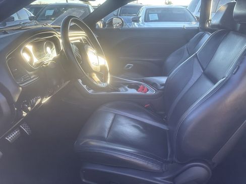 Used 2016 Dodge Challenger SXT Plus image 11