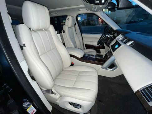 Used 2015 Land Rover Range Rover HSE image 15