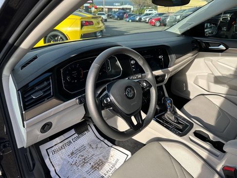 Used 2020 Volkswagen Jetta SEL Premium image 36