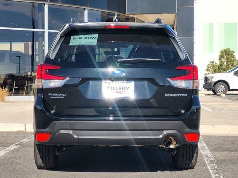 Used 2023 Subaru Forester Premium image 6