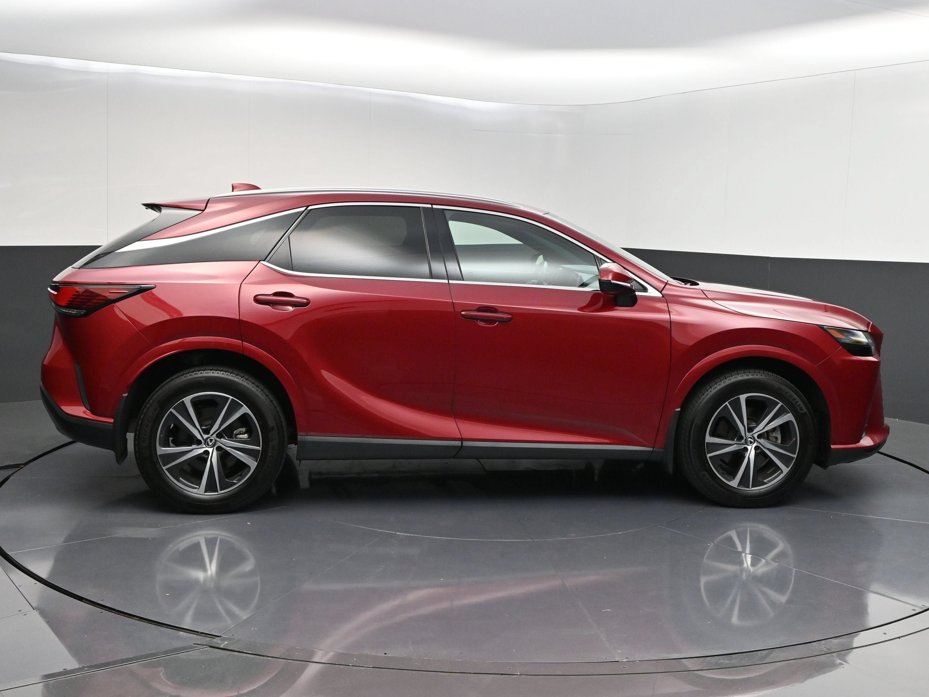 Used 2023 Lexus RX 350h w/ Accessory Package (2T) AWD/4WD image 9