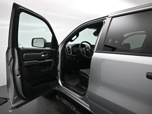 Used 2025 RAM 1500 2WD Crew Cab image 8
