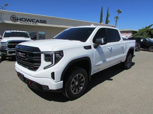 Used 2025 GMC Sierra 1500 AT4 AWD/4WD image 4