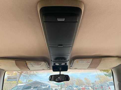 Used 1998 GMC Yukon 2WD 4-Door w/ Marketing Opt Pkg 5 image 21