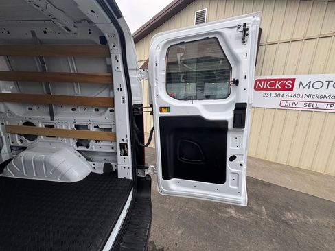 Used 2024 Ford Transit 250 Low Roof AWD w/ Exterior Upgrade Package image 42
