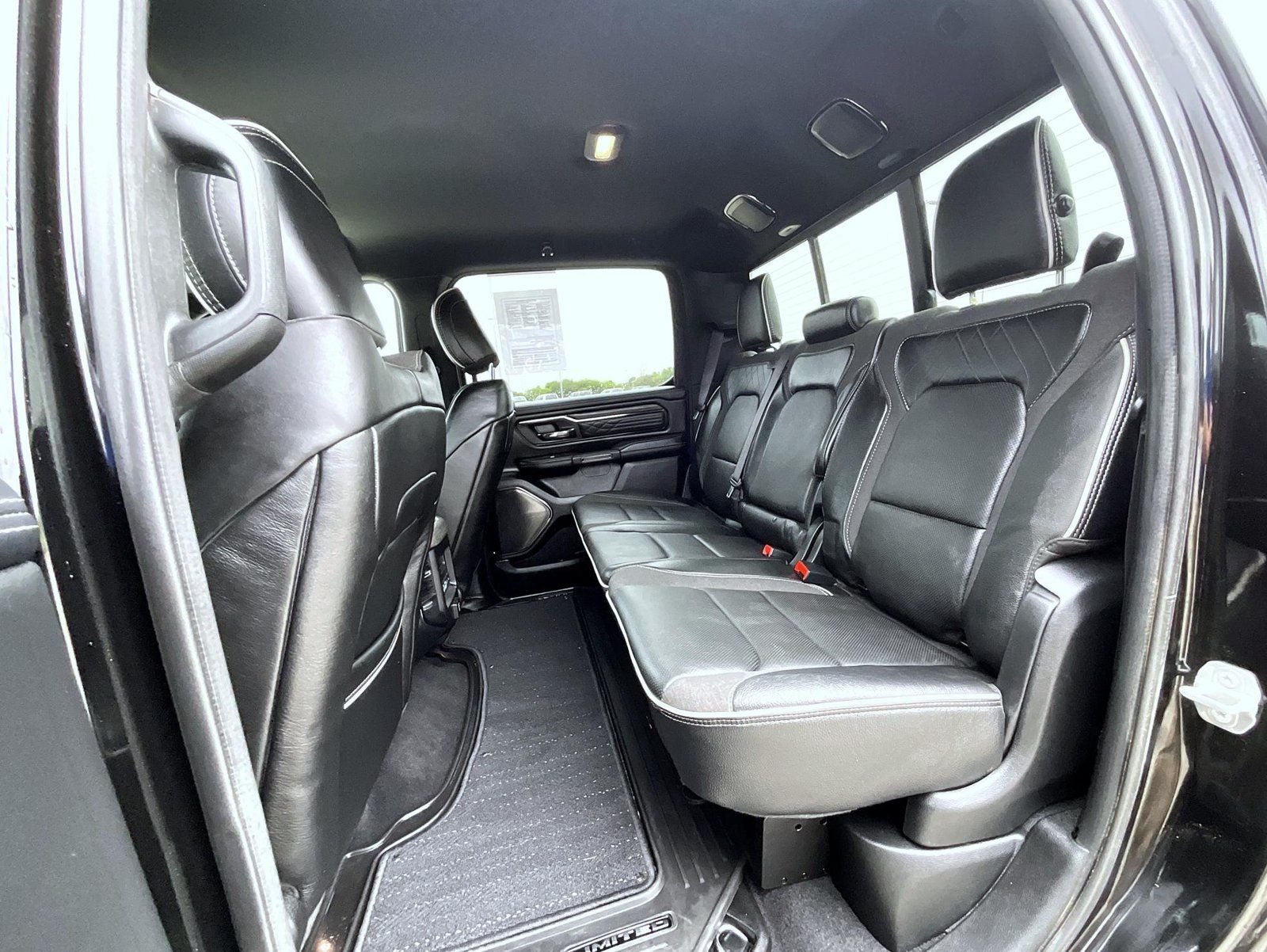 Used 2025 RAM 1500 Limited AWD/4WD image 21