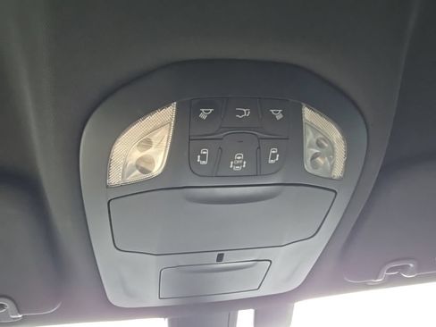 Used 2019 Chrysler Pacifica Touring Plus w/ S Appearance Package FWD image 23