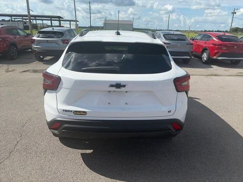 New 2026 Chevrolet Trax LT w/ Driver Confidence Package FWD image 5