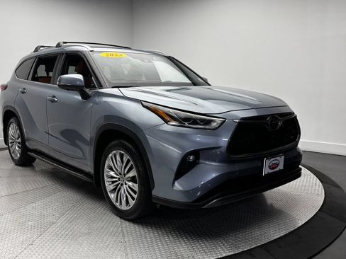 Used 2023 Toyota Highlander Platinum AWD/4WD image 47