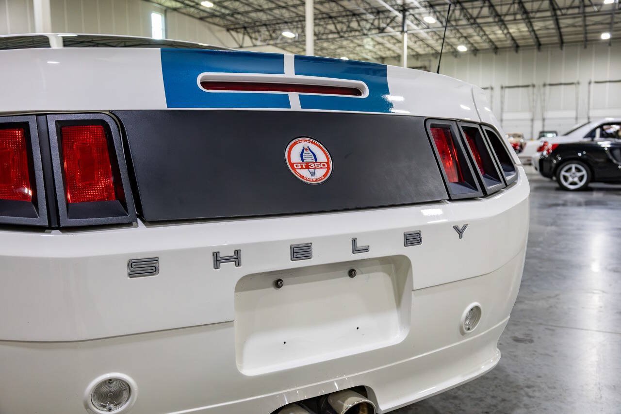 Used 2012 Ford Mustang GT Premium w/ HID Headlamps & Security Pkg RWD image 24