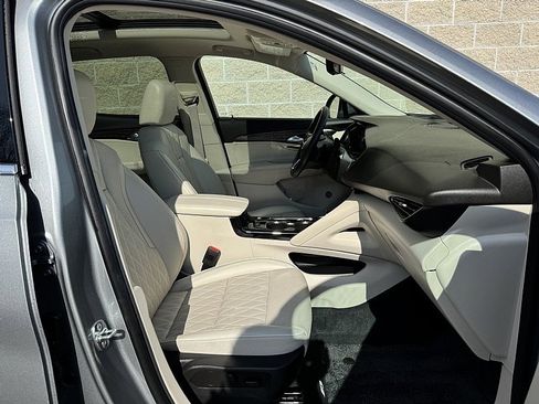 Used 2023 Buick Envision Avenir image 18