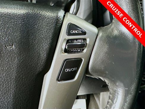 Used 2018 Nissan Titan SV w/ SV Convenience Package image 34
