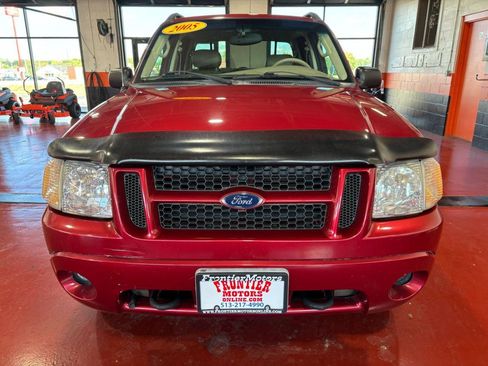 Used 2005 Ford Explorer Sport Trac XLT image 3