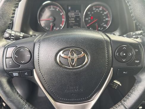 Used 2018 Toyota RAV4 SE w/ Power Extra Value Package FWD image 25