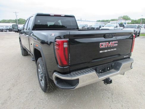 New 2026 GMC Sierra 2500 SLT AWD/4WD image 9