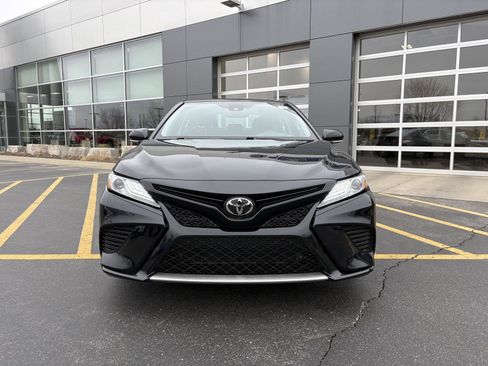 Used 2020 Toyota Camry XSE image 2