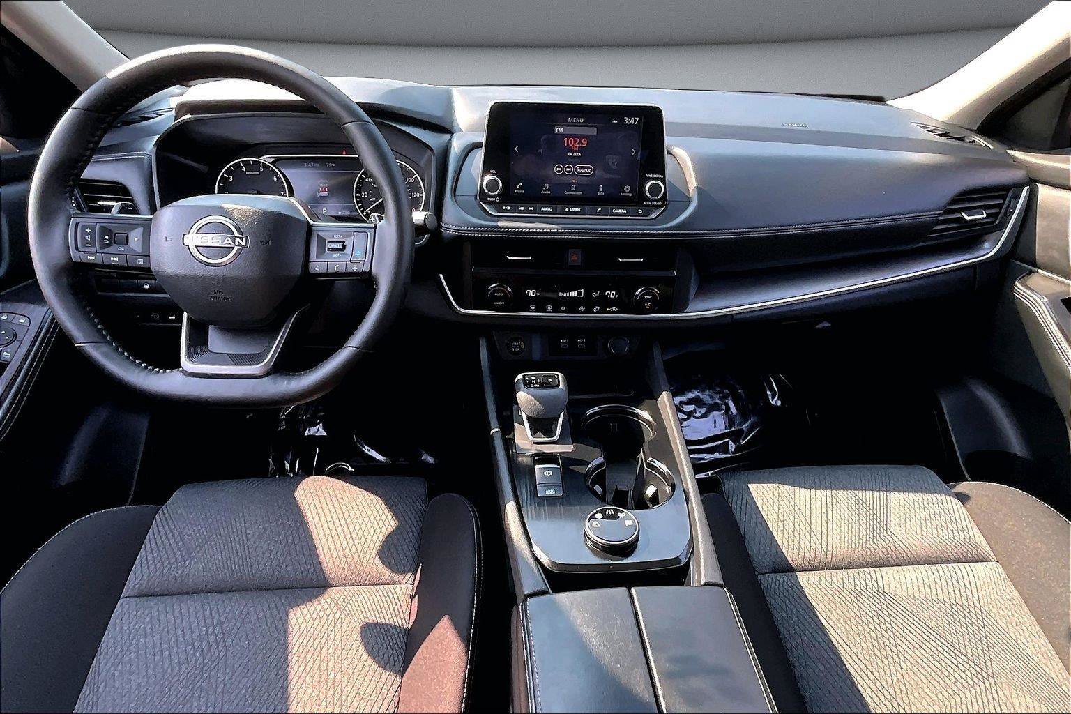 Used 2025 Nissan Rogue SV AWD/4WD image 8