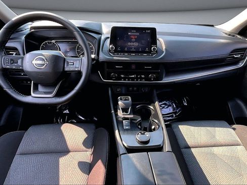 Used 2025 Nissan Rogue SV AWD/4WD image 8