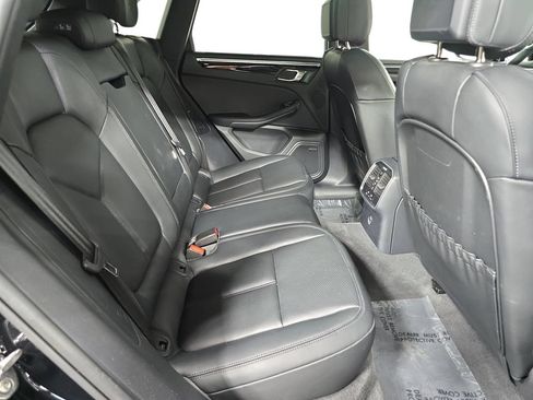 Certified 2026 Porsche Macan AWD/4WD image 26