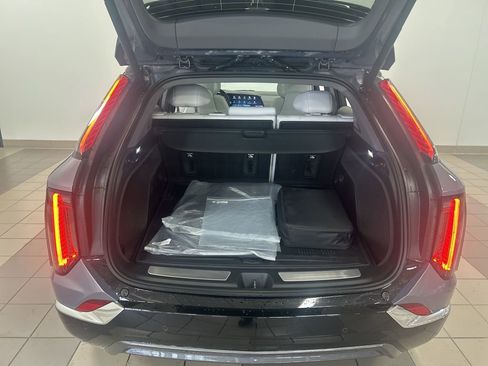 Used 2026 Cadillac Optiq Luxury 2 image 22