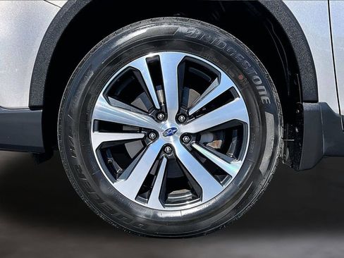Used 2019 Subaru Outback 2.5i Limited w/ Protection Package #1 AWD/4WD image 9