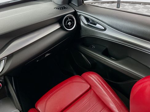 Used 2023 Alfa Romeo Stelvio Veloce AWD/4WD image 23
