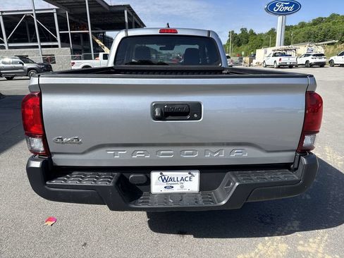 Used 2022 Toyota Tacoma SR AWD/4WD image 5