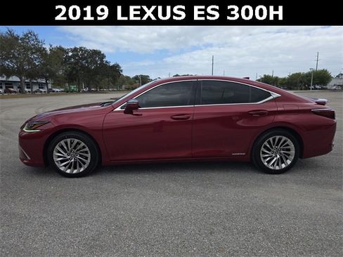 Used 2019 Lexus ES 300h w/ Accessory Package 2 image 6
