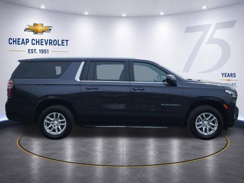 Used 2024 Chevrolet Suburban LT AWD/4WD image 6