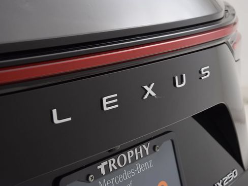 Used 2025 Lexus NX 250 FWD image 14