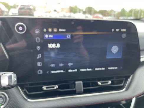 Used 2025 Chevrolet Equinox RS w/ Safety and Technology Package AWD/4WD image 19