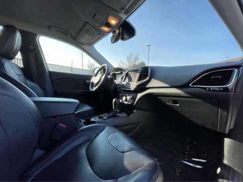 Used 2023 Jeep Cherokee Altitude Lux image 27