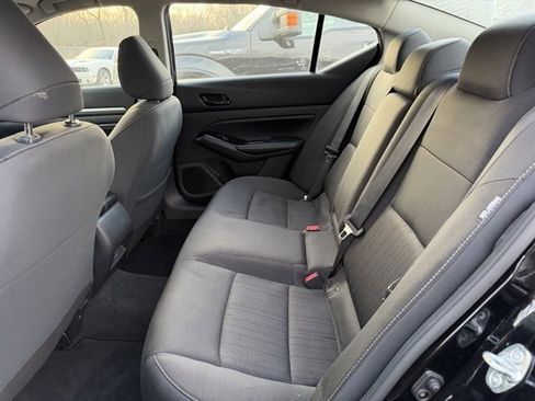 Used 2023 Nissan Altima 2.5 SV w/ SV Premium Package image 8