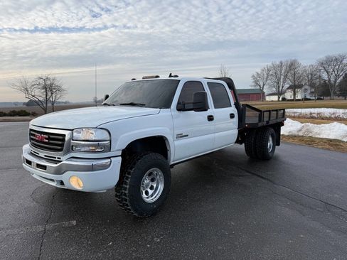 Used 2006 GMC Sierra 3500 SLE w/ Heavy-Duty Power Package image 2